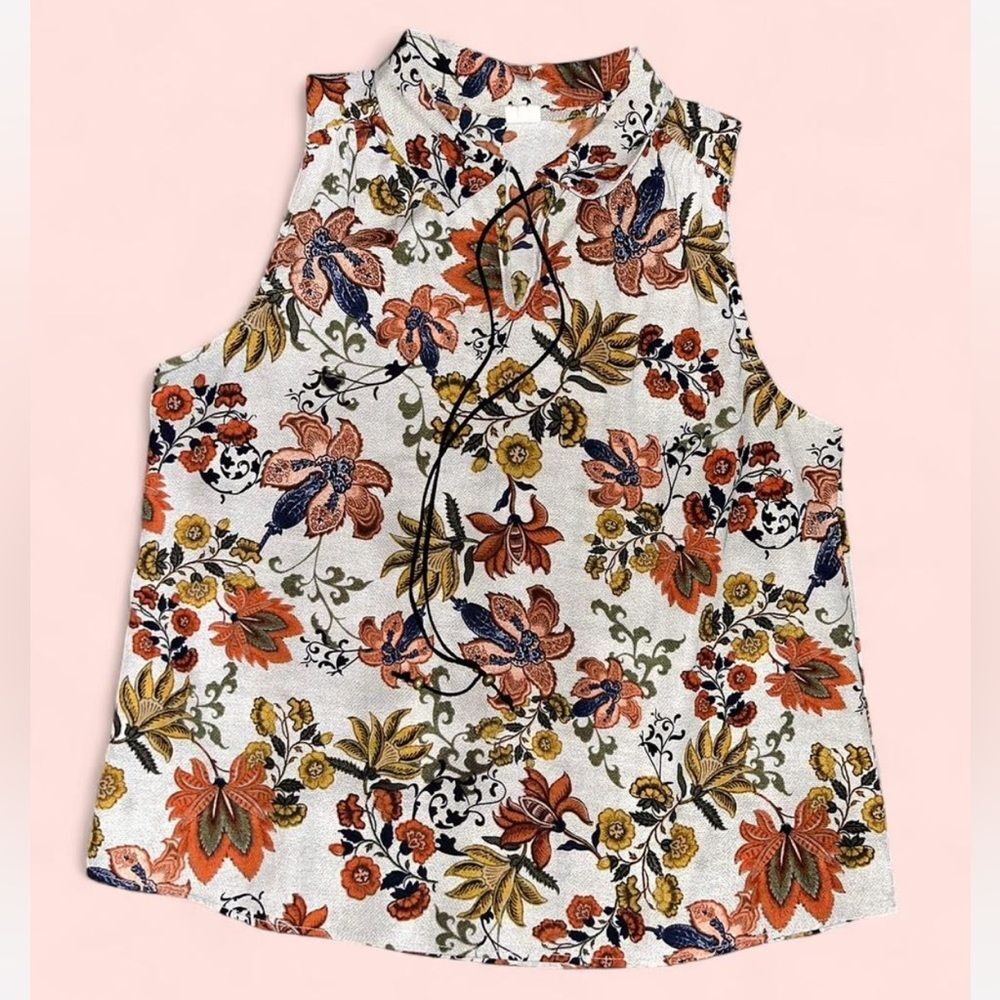 Floral sleeveless summer top with boho touch